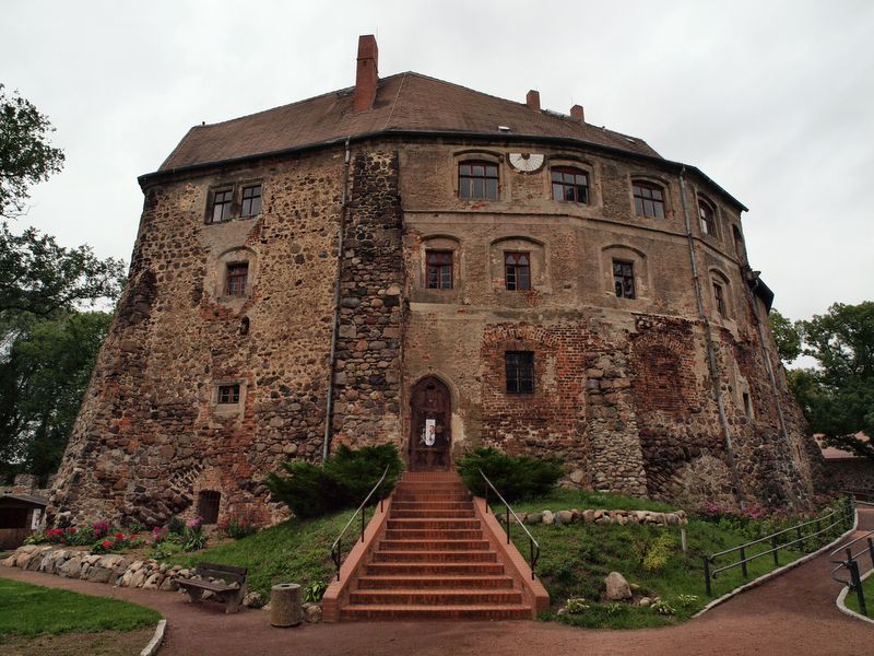 Burg Rolau