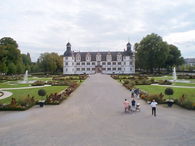 Schloss Neuhaus