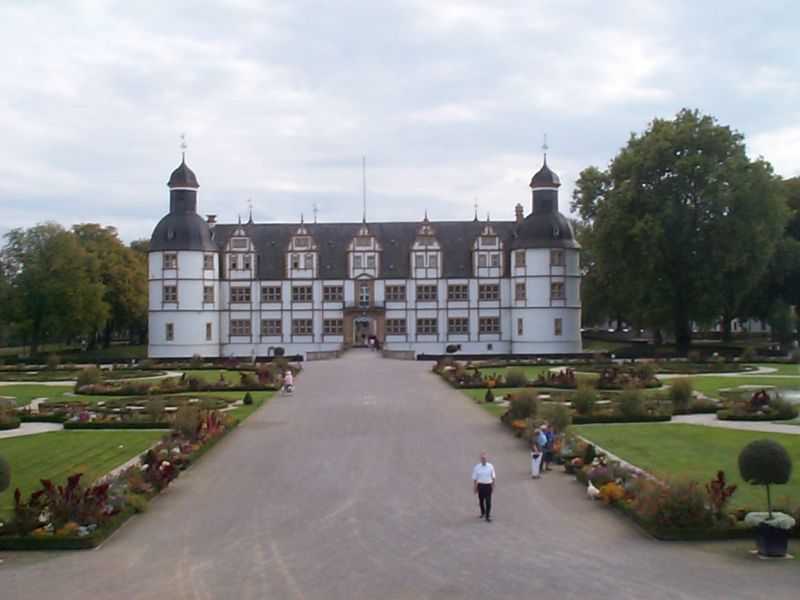 Schloss Neuhaus