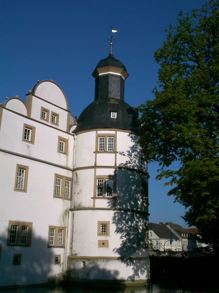 Schloss Neuhaus