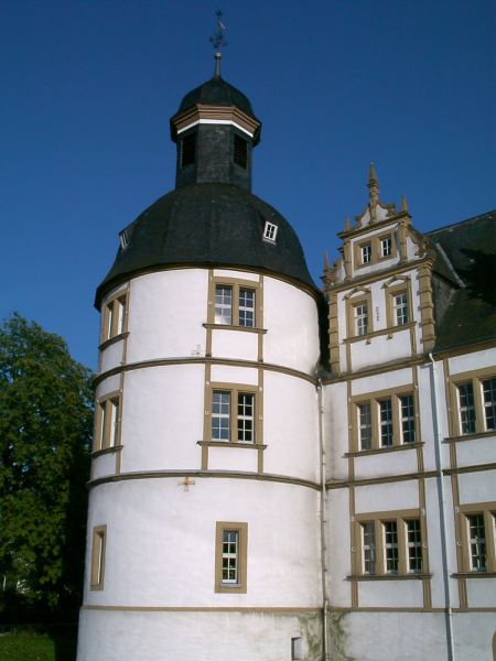 Schloss Neuhaus