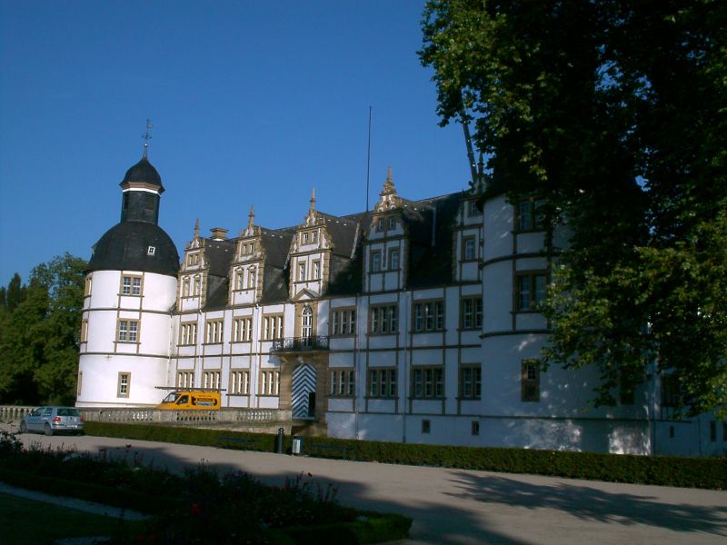 Schloss Neuhaus